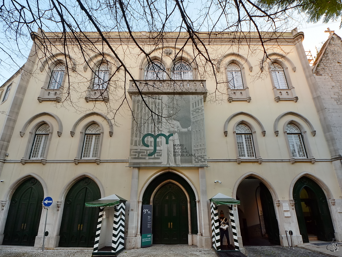 Das seit 2015 ffentlich zugngliche  Museum der Republikanischen Nationalgarde (Museu Guarda Nacional Republicana) befindet sich in der historischen Carmo-Kaserne. (Lissabon, Januar 2017)