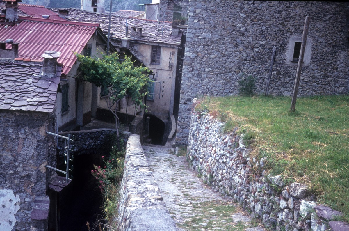 Das sdfranzsische Dorf Saorge befindet sich in der Region Provence-Alpes-Cte d'Azur. Aufnahmedatum: 2. Juli 1972.