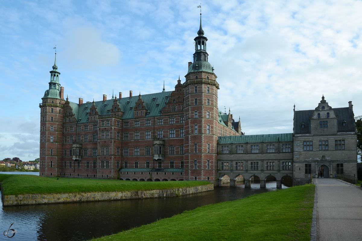 Das Wasserschloss Frederiksborg gilt als grtes und bedeutendstes Bauwerk der nordischen Renaissance. (Hillerd, Mai 2012)