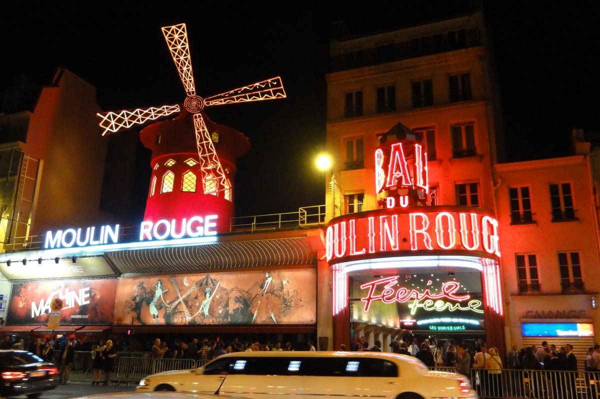 Das wohl berhmteste Cabaret der Welt, Moulin Rouge in Paris. 13.September 2014.
