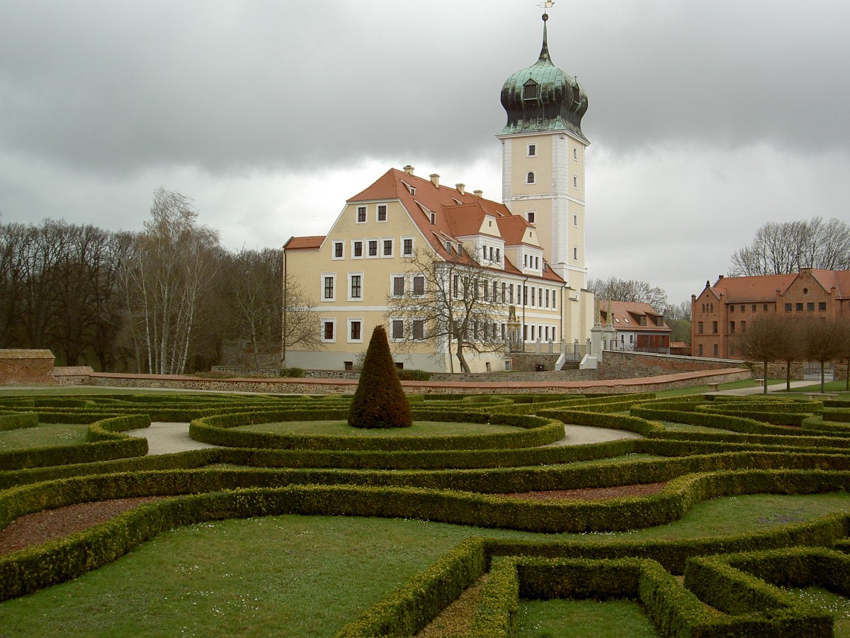 Delitzsch, Barockschloss mit Schlogarten, Schlossturm von 1389 (31.03.2012)