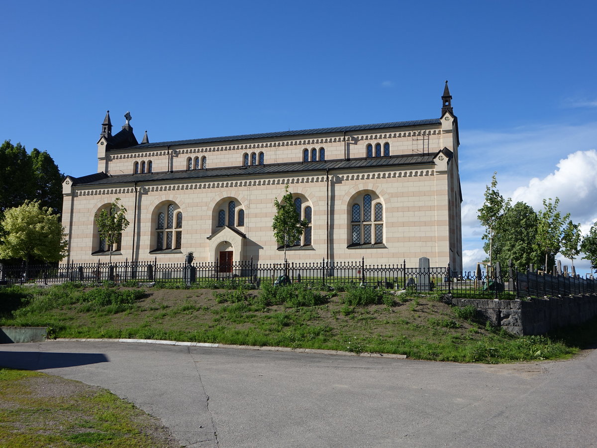 Delsbo, Ev. Kirche, erbaut 1740 durch Anders Olofsson Romberg, 1893 erweitert zu einer dreischiffigen Basilika (20.06.2017)
