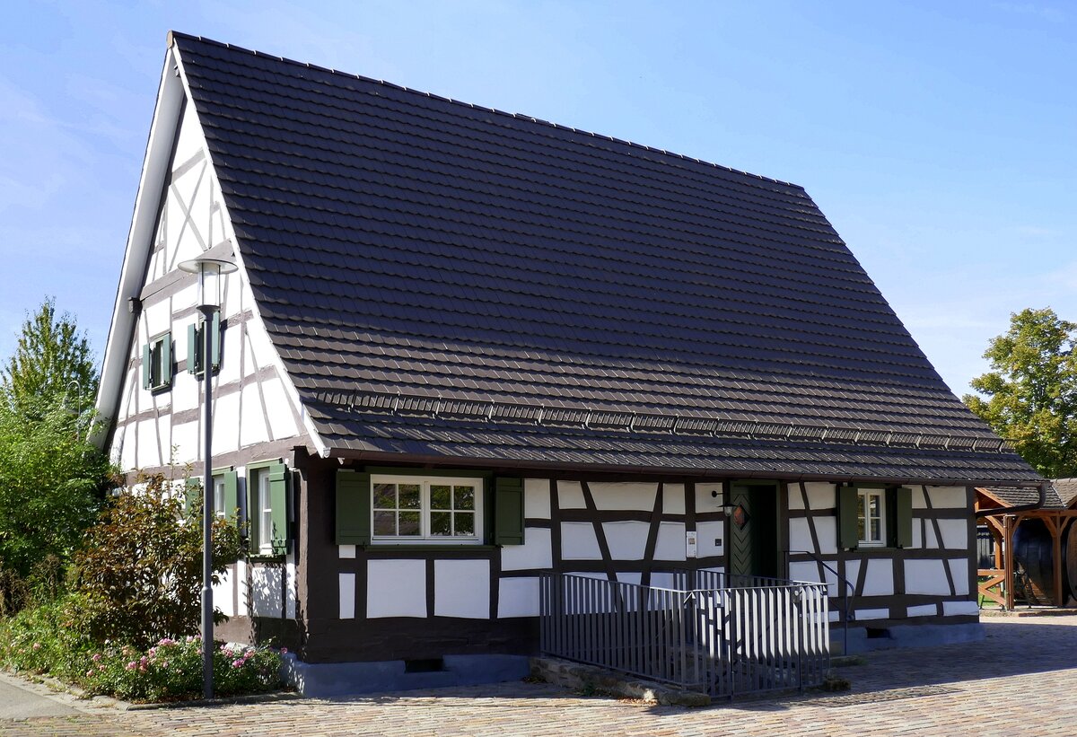 Denzlingen, das  Gaus-Haus , erbaut 1728, Teil eines ehemaligen Hofgutes, der Name stammt vom letzten Besitzer, ging 2001 in den Bestz der Gemeinde ber, Sept.2023
