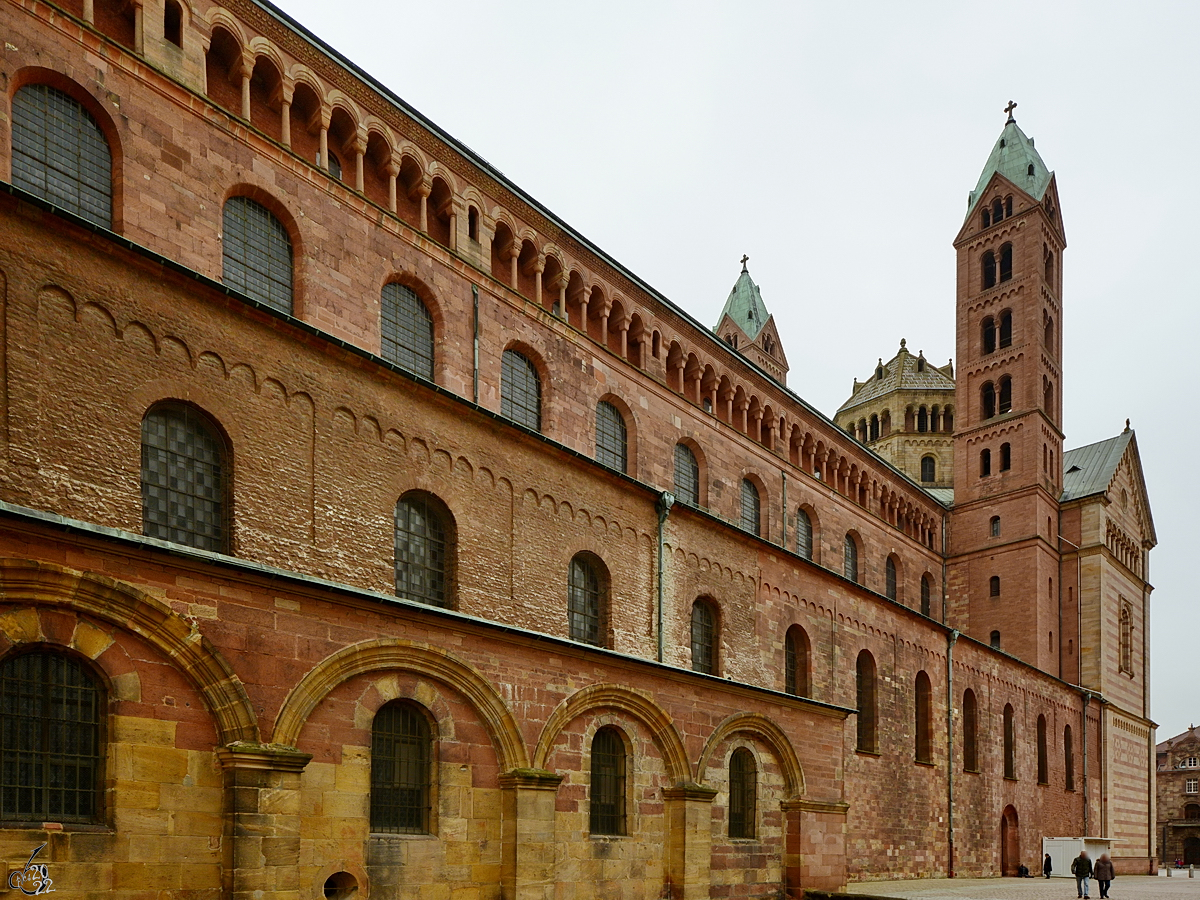 Der im 11. Jahrhundert errichtete Dom zu Speyer zhlt zu den drei romanischen Kaiserdomen in Deutschland. (Dezember 2014)