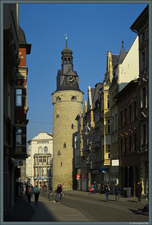 Der im 15. Jahrhundert errichtete Leipziger Turm war Teil der Stadtbefestigung von Halle. Neben dem Turm befand sich einst das Galgtor. (Halle, 17.03.2016)