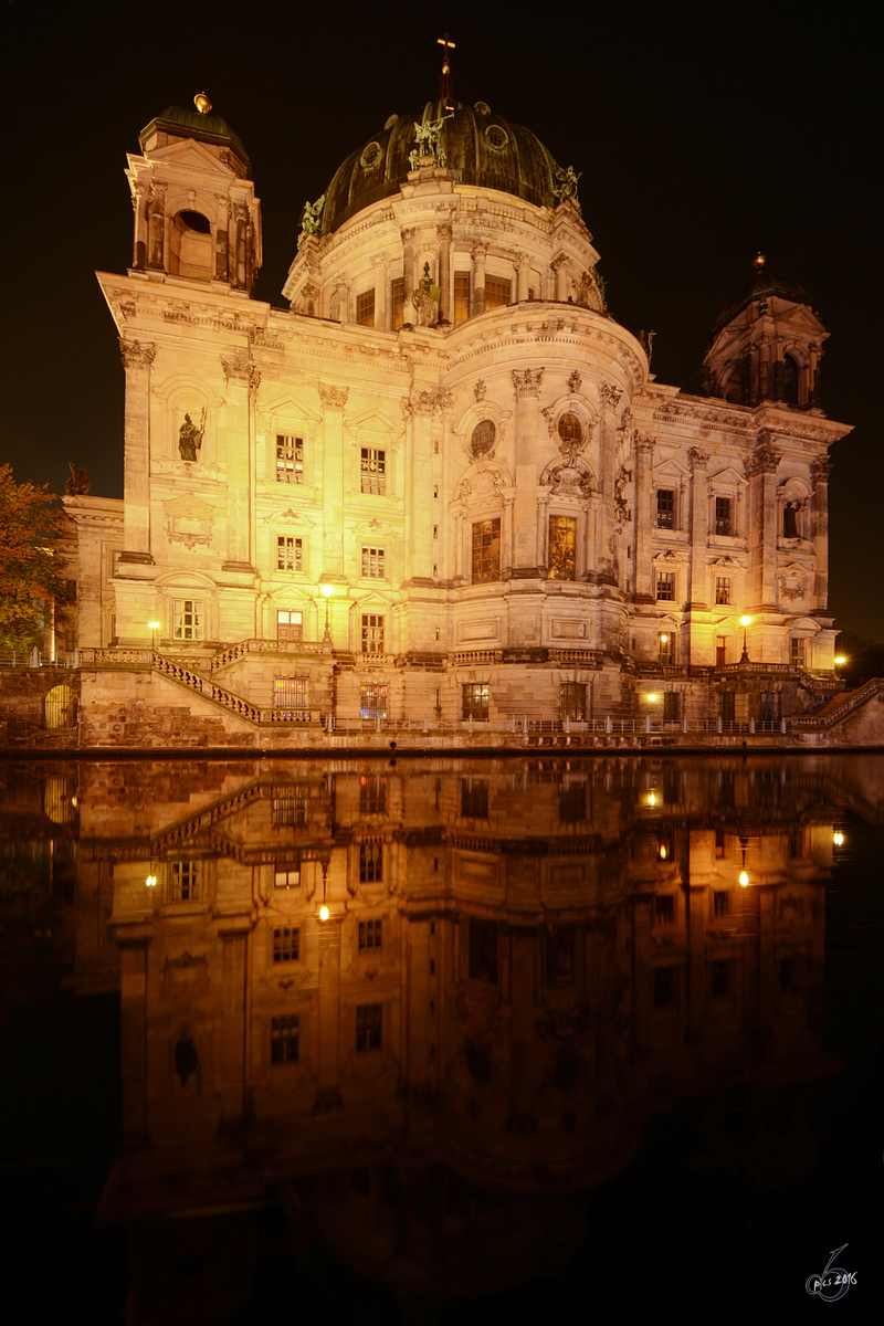 Der 1894 bis 1905 errichtete Berliner Dom gehrt zu den bedeutendsten evangelischen Kirchenbauten in Deutschland. (Berlin, November 2014)