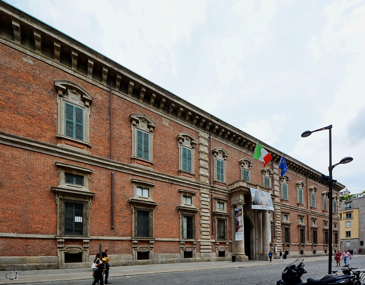 Der ab 1627 mit einigen Unterbrechungen bis 1780 gebaute Palazzo di Brera ist ein monumentales Barockgebude in Mailand. (Juni 2014)