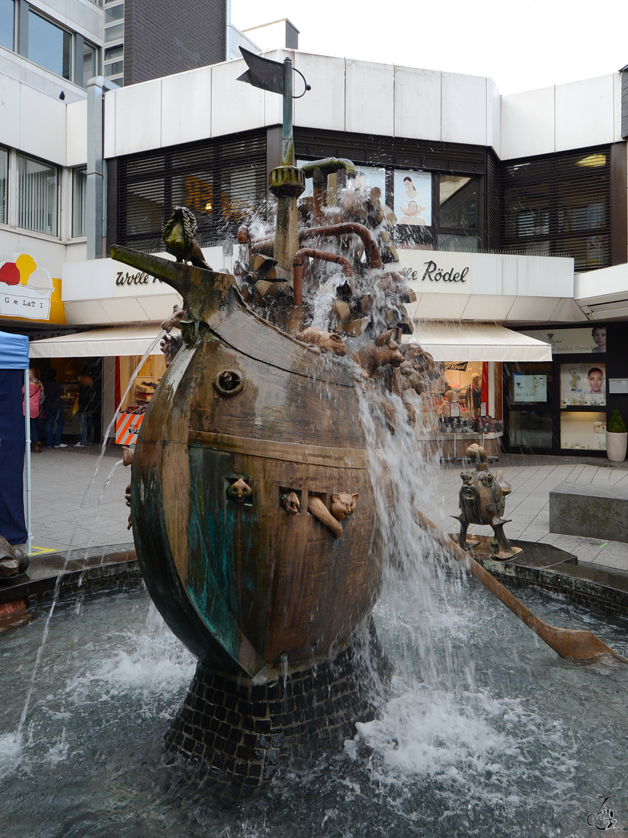 Der auch als Arche Noah bekannte Erfinderbrunnen in Koblenz. (September 2013)