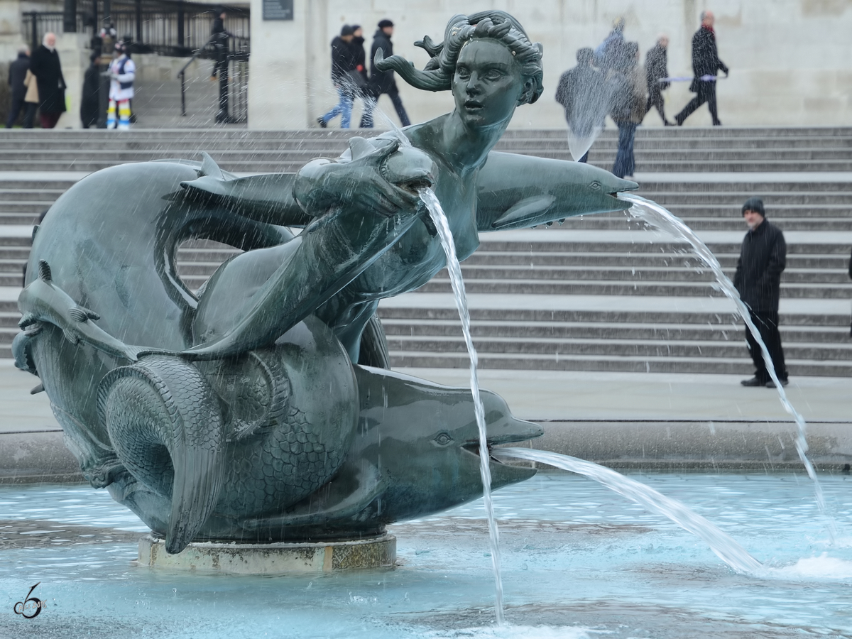 Der Delfinbrunnen am Trafalgar Square im Herzen von London. (Mrz 2013)