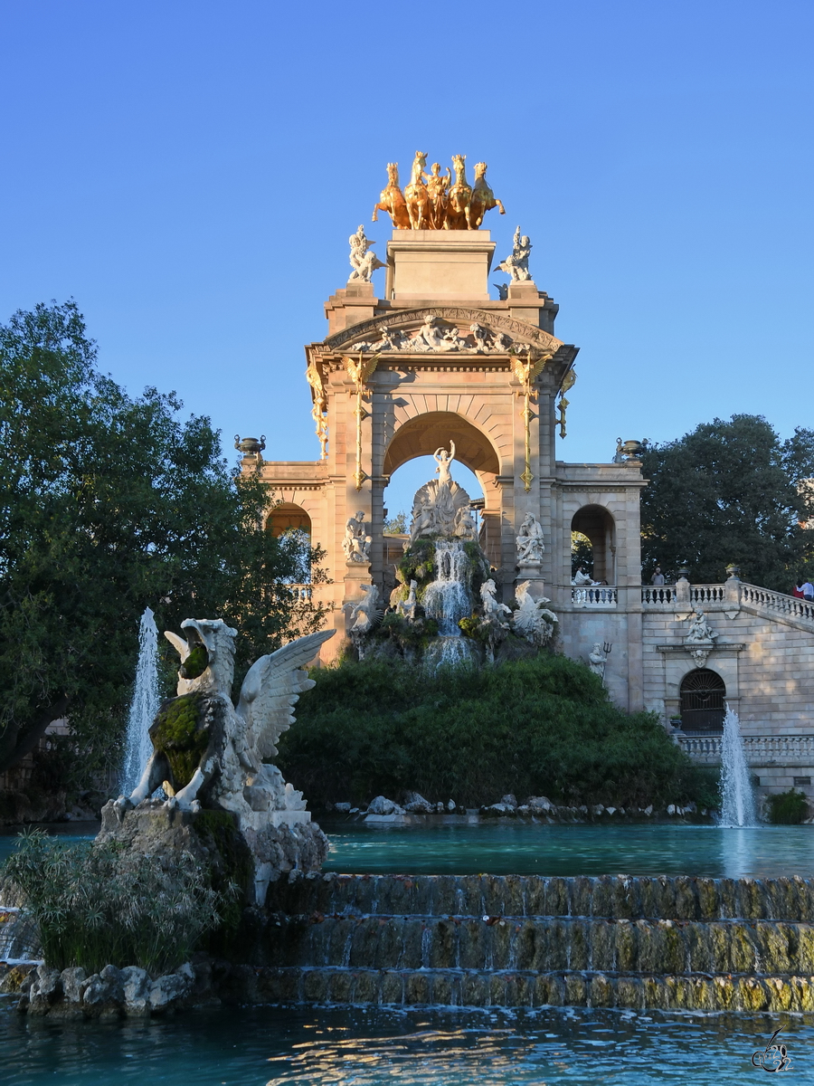 Der  Font de la Cascada  wurde zwischen 1875 und 1881 anlsslich der Weltausstellung im Jahr 1888 gebaut. (Barcelona, November 2022)
