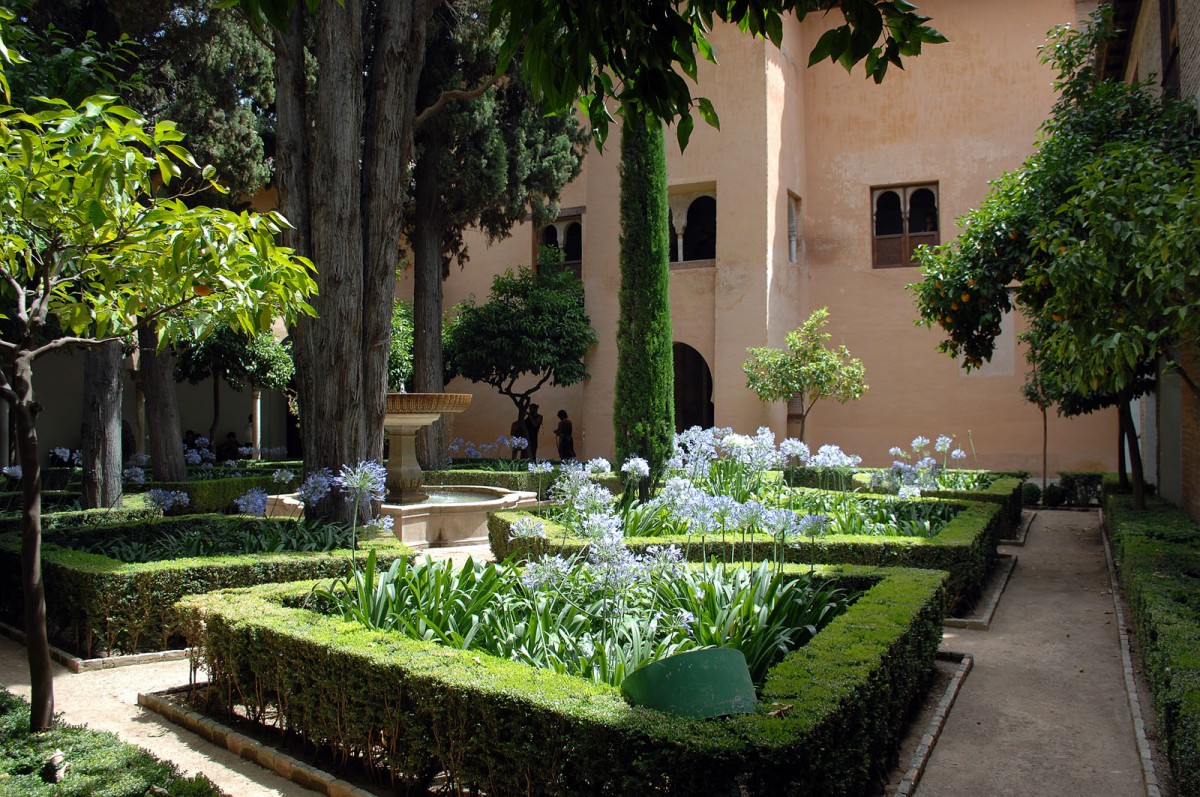 Der Garten in Alhambra, Granada. Aufnahme: Juli 2014.