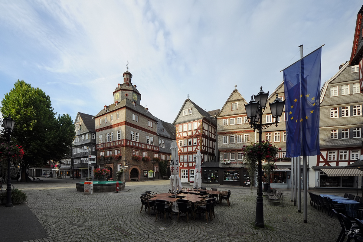 Der Marktplatz im historischen Stadtkern von Herborn. (September 2012)