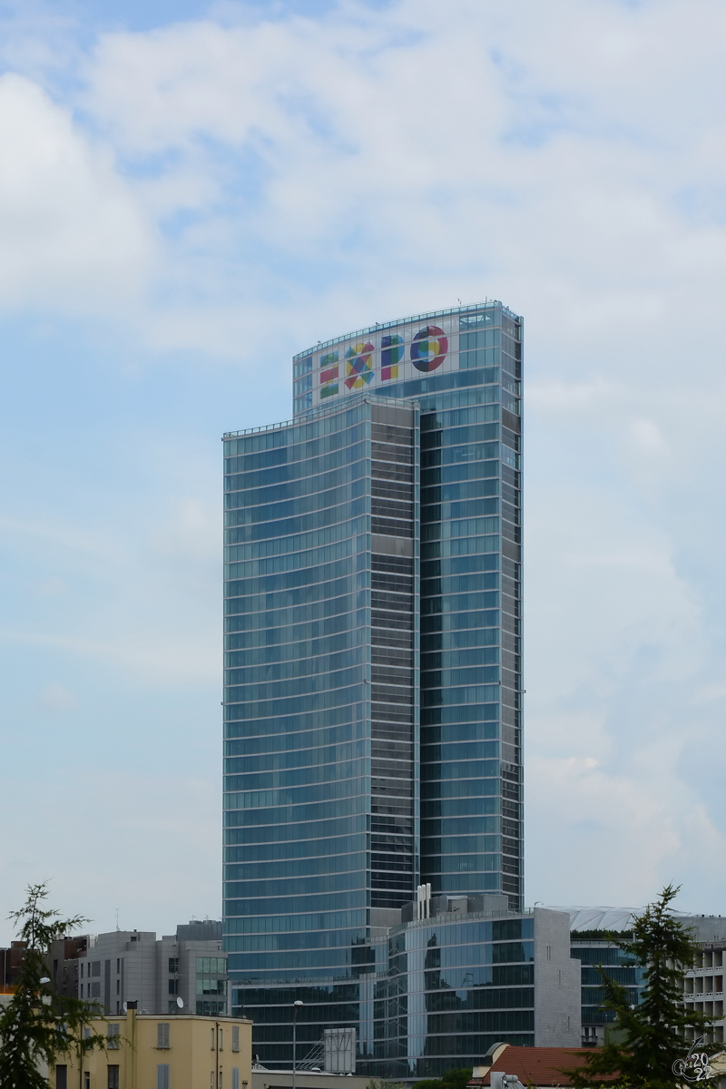 Der Palazzo Lombardia ist ein 161,3 Meter hohes Gebude in Mailand. (Juni 2014)