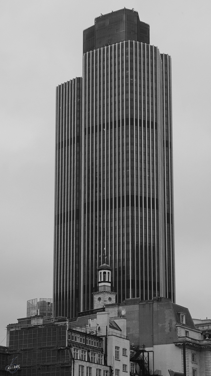 Der Tower 42 ist mit 183 Metern das sechsthchste Gebude von London. (Mrz 2013)