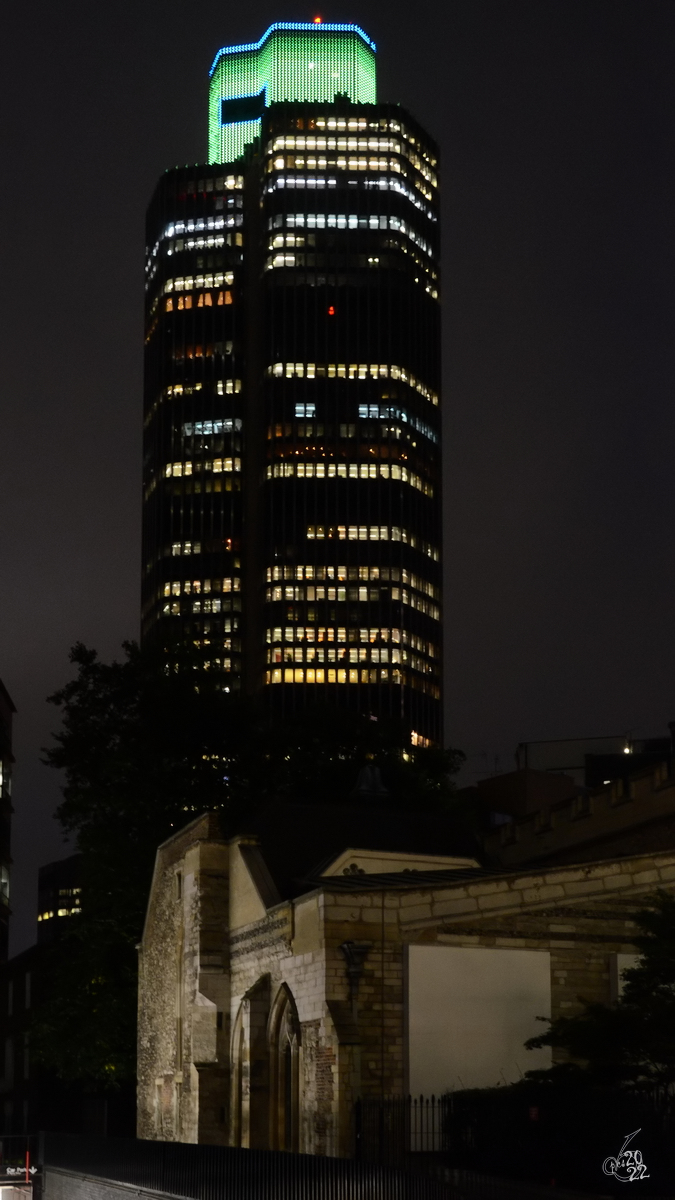 Der Tower 42 ist mit 183 Metern das siebthchste Hochhaus in London. (London, September 2013)