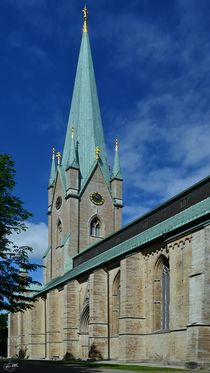 Der Turm der Domkirche von Linkping. (Juni 2012)
