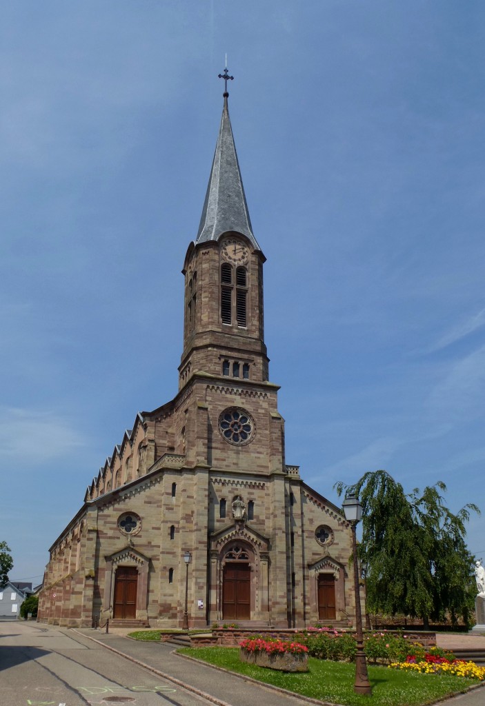 Dessenheim im Oberelsa, die Kirche St.Leodegar, erbaut 1874, Juli 2013