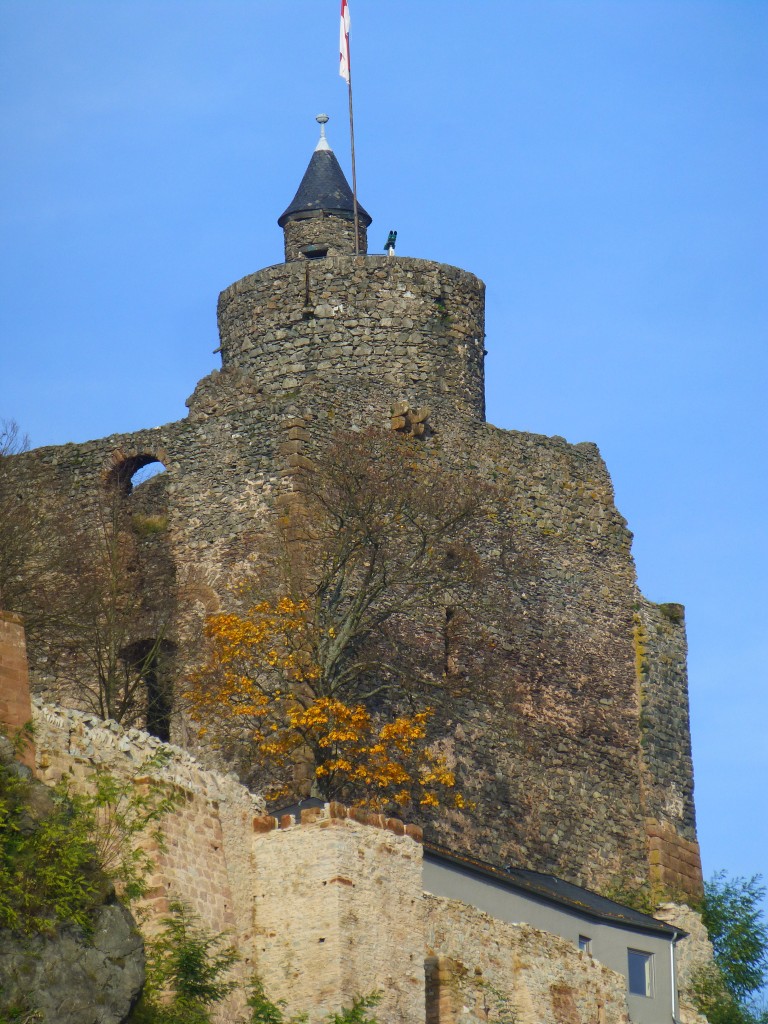 Deutschland, Rheinland-Pfalz, Landkreis Trier-Saarburg, Saarburg, die Burg. 22.11.2014
