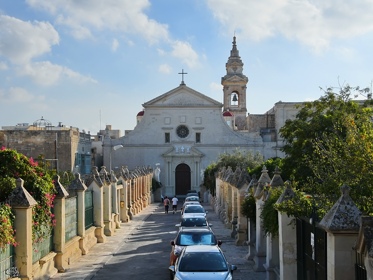 Die von 1571 bis 1588 erbaute Markuskirche hat eine im Renaissancestil gehaltene Fassade. (Rabat, Oktober 2017)