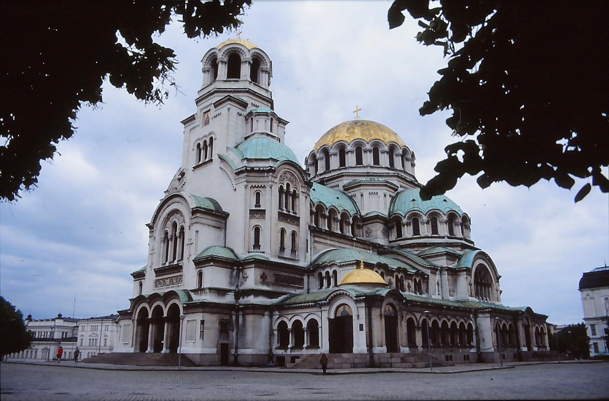 Die Alexander-Newski-Kathedrale ist die zentrale orthodoxe Kirche Sofias. Aufnahme: Juni 1992 (Bild vom Dia).