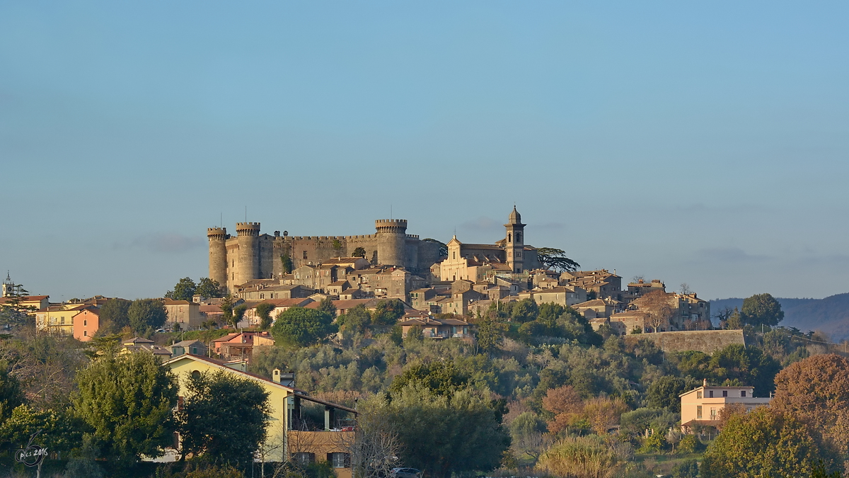 Die Altstadt von Bracciano befindet sich ca. 38 km nordwestlich von Rom. (Dezember 2015)