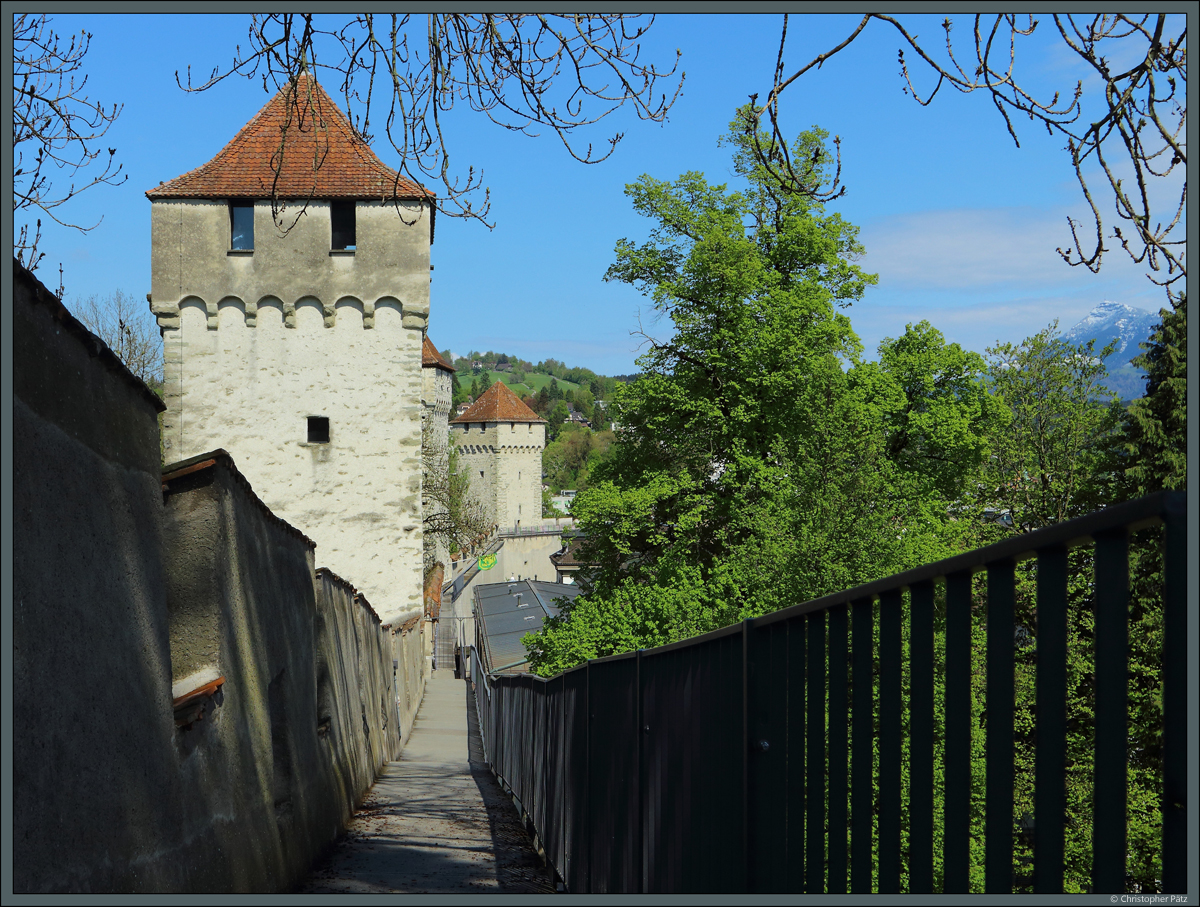 Die Altstadt von Luzern wird Richtung Norden von der Stadtmauer geschtzt, die auch teilweise begangen werden kann. (26.04.2022)
