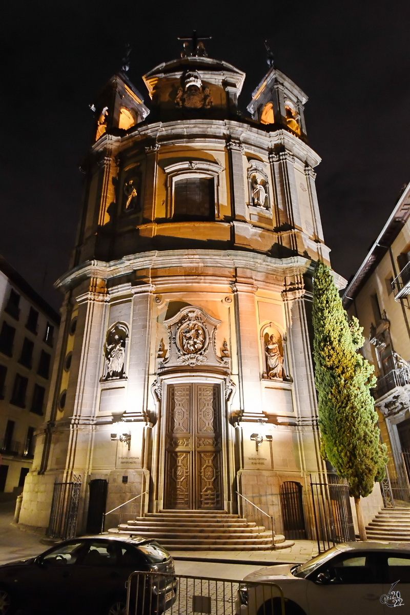 Die barocke Ppstliche Basilika St. Michael (Baslica Pontificia de San Miguel) wurde zwischen 1739 und 1745 errichtet. (Madrid, November 2022)