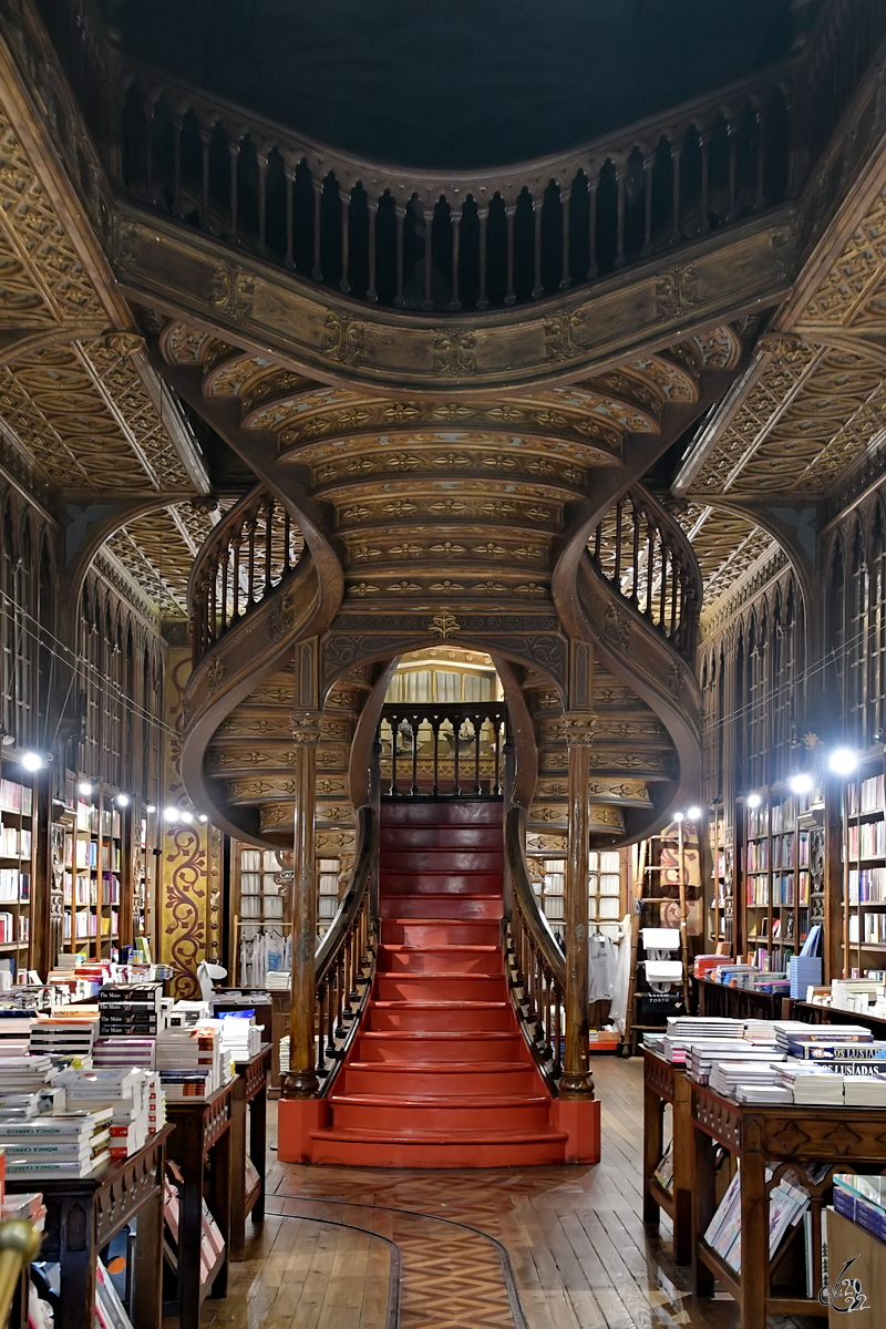 Die Buchhandlung Lello (Livraria Lello) in Porto wird zu den schnsten Buchlden Europas wenn nicht gar der Welt gezhlt. (Januar 2017)