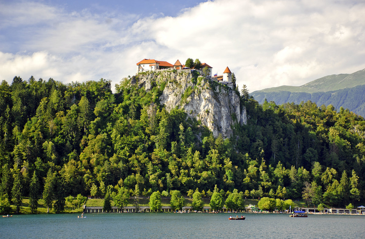 Die Burg von Bled - Slowenien. Aufnahme: 2. August 2016.