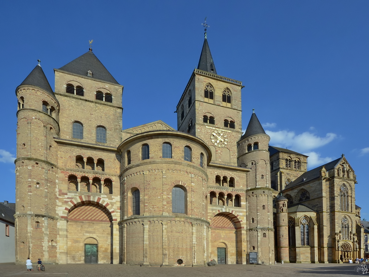 Die Hohe Domkirche St. Peter zu Trier ist die lteste Bischofskirche Deutschlands. (Juli 2013)