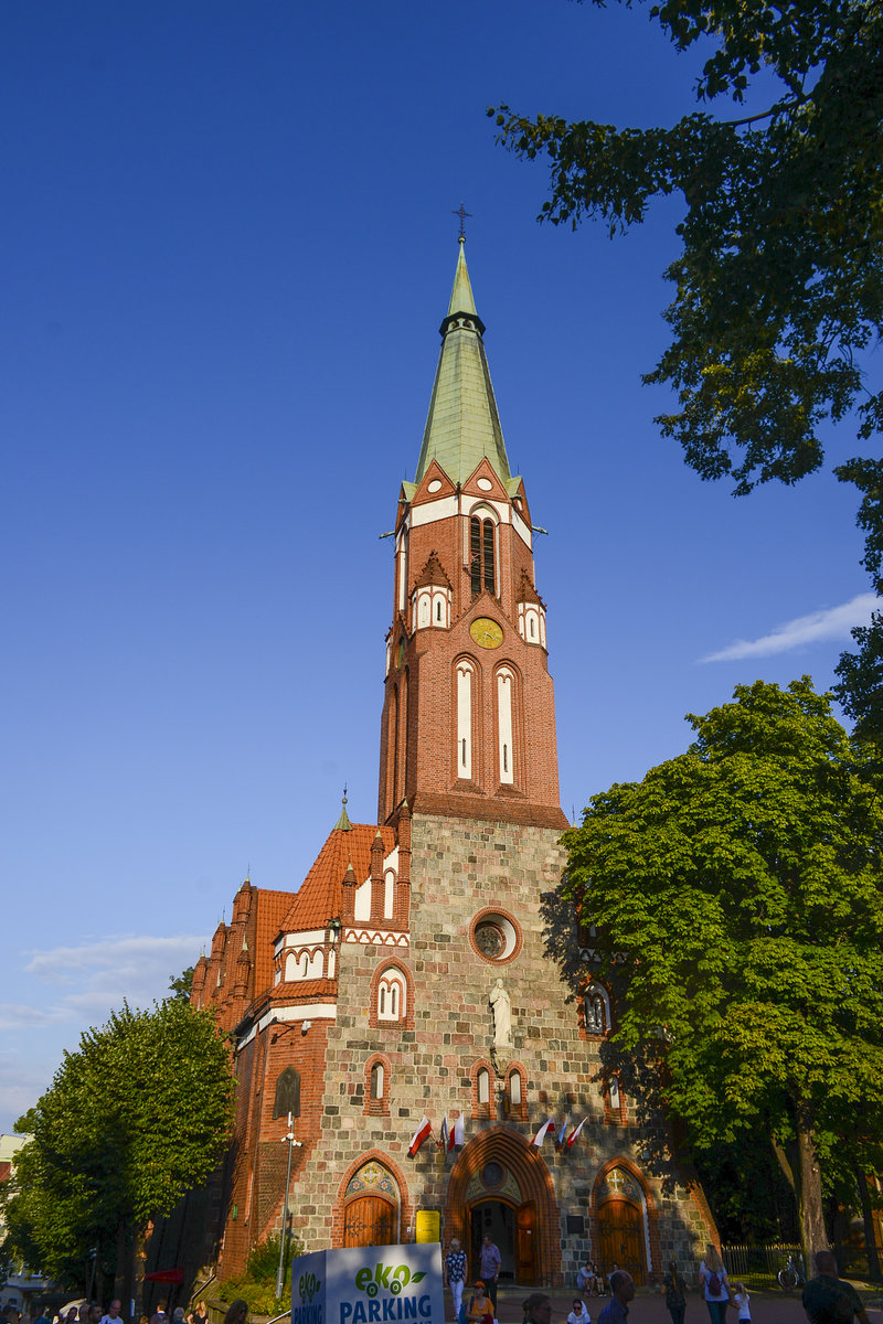 Die Katholische Garnisonskirche St. Georg (Kościł garnizonowy św. Jerzego) in Zoppot (Sopot). Aufnahme: 16. August 2019.