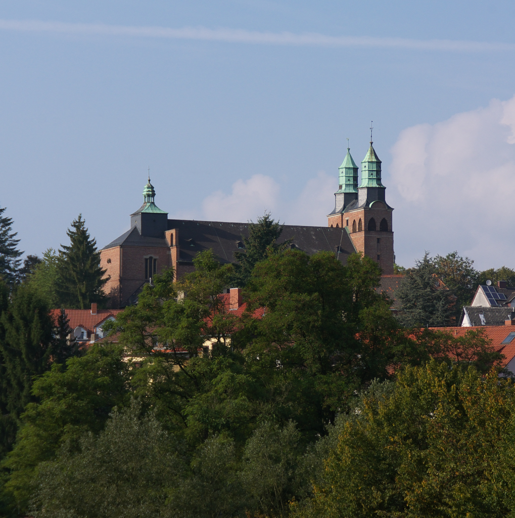 Die Kirche St. Laurentius ist eine rmisch-katholische Pfarrkirche in Heiligenwald, einem Ortsteil der saarlndischen Gemeinde Schiffweiler im Landkreis Neunkirchen. Kirchenpatron ist der heilige Laurentius von Rom. 07.09.2014