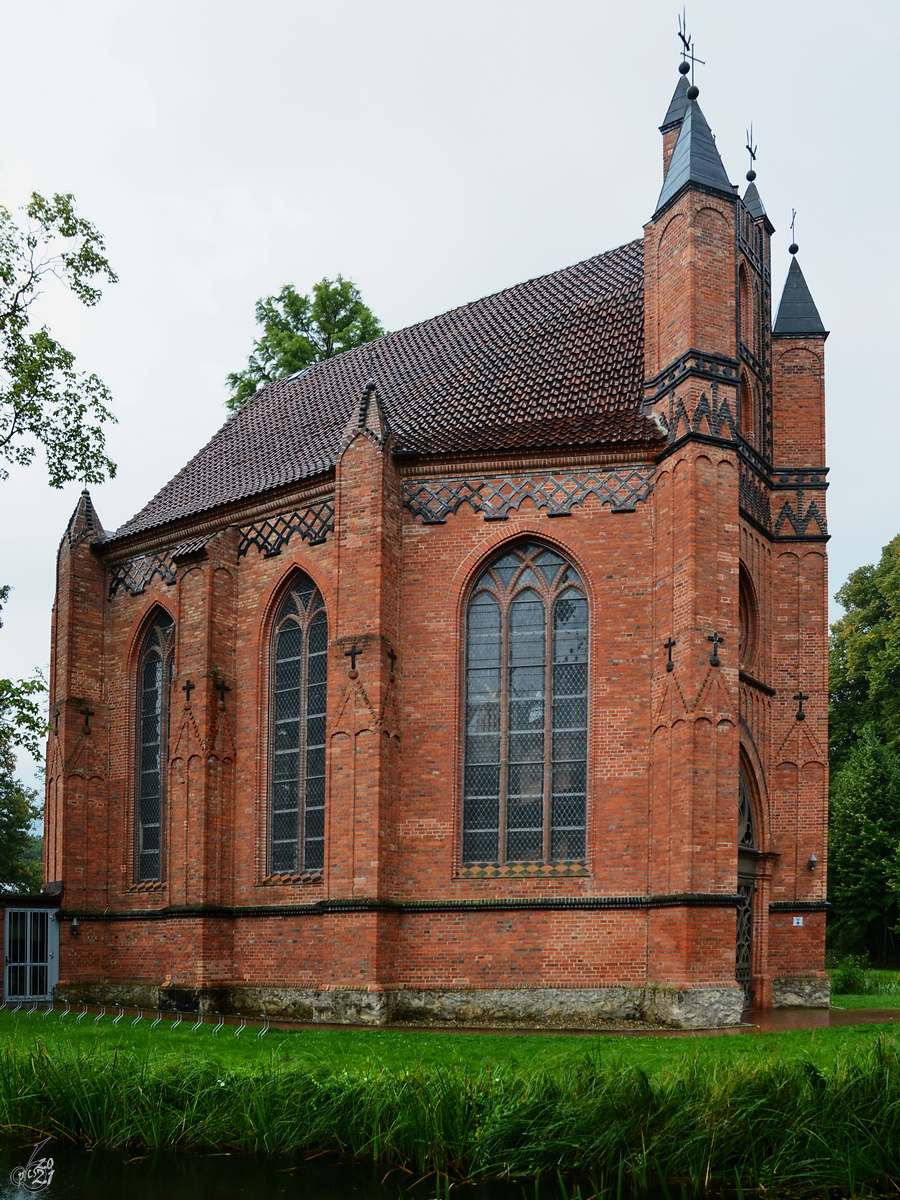 Die kleine Backsteinkirche St. Helena und Andreas wurde ab Mitte des 18. Jahrhunderts im Stil der frhen Neugotik errichtet.