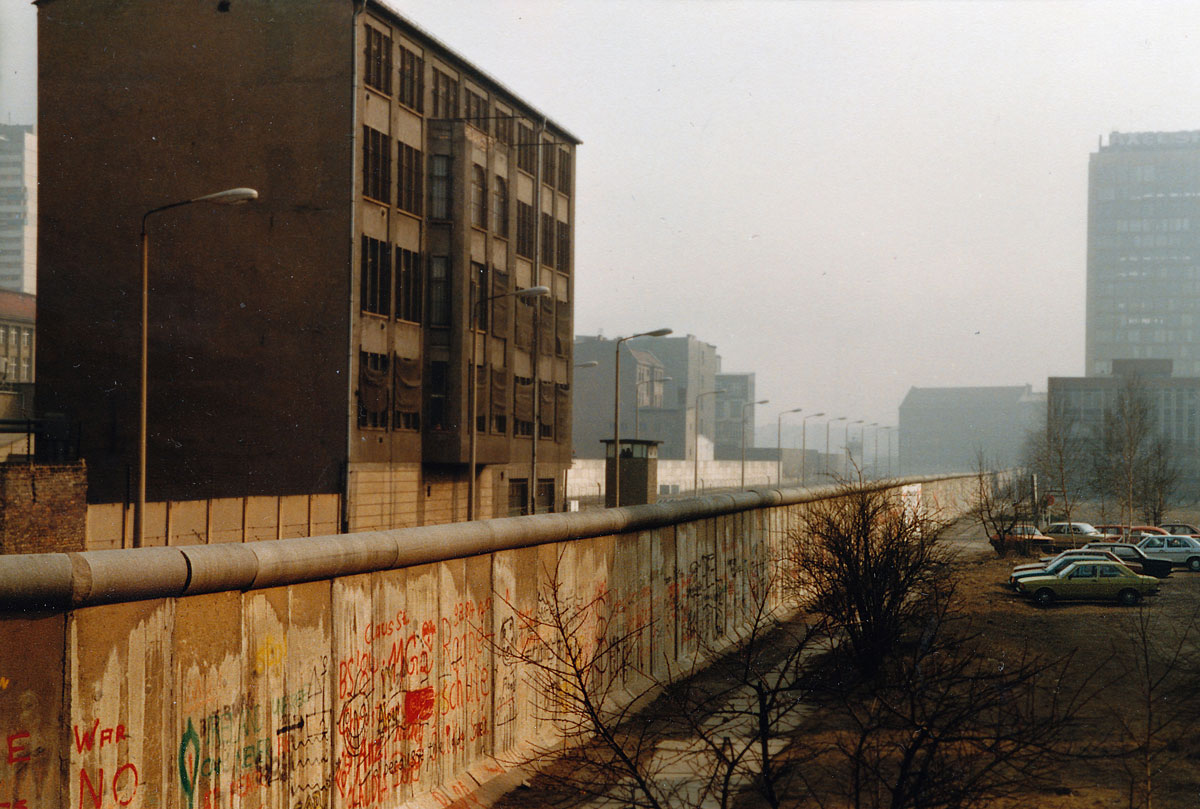 Die Mauer in Berlin. Aufnahme: Mrz 1984 (digitalisiertes Negativfoto).