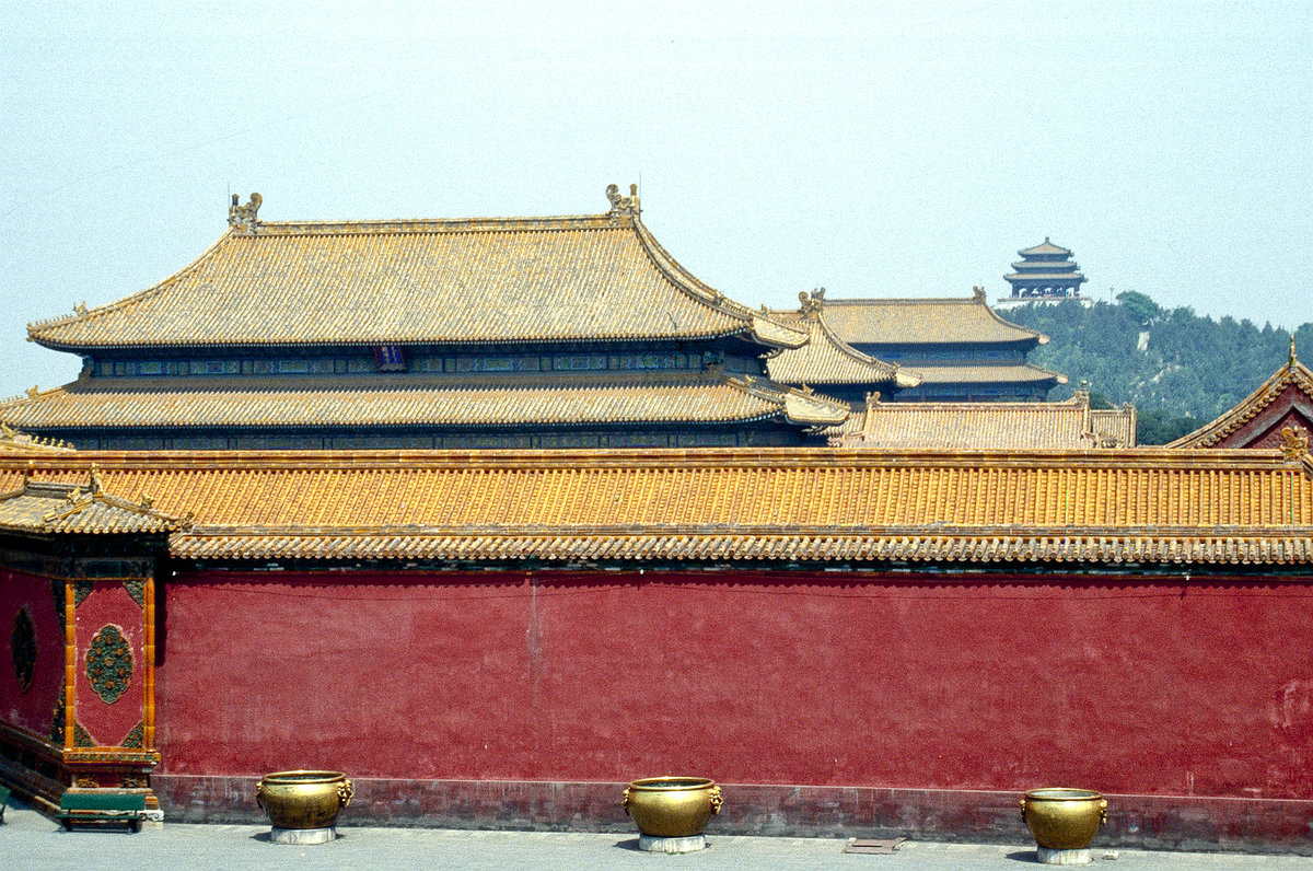 Die Mauer um die verbotene Stadt in Peking. Bild vom Dia. Aufnahme: Juni 1989.
