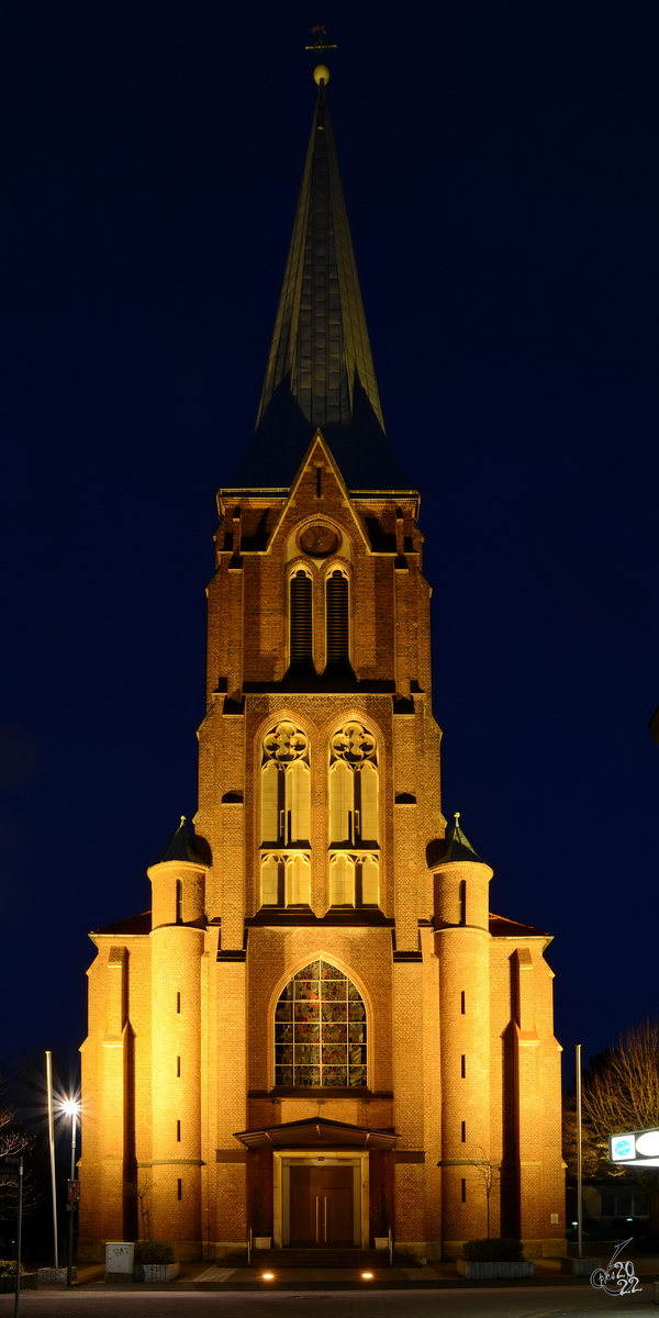 Die Pfarrkirche St. Franziskus befindet sich im Bochumer Stadtteil Weitmar. (Mrz 2014)