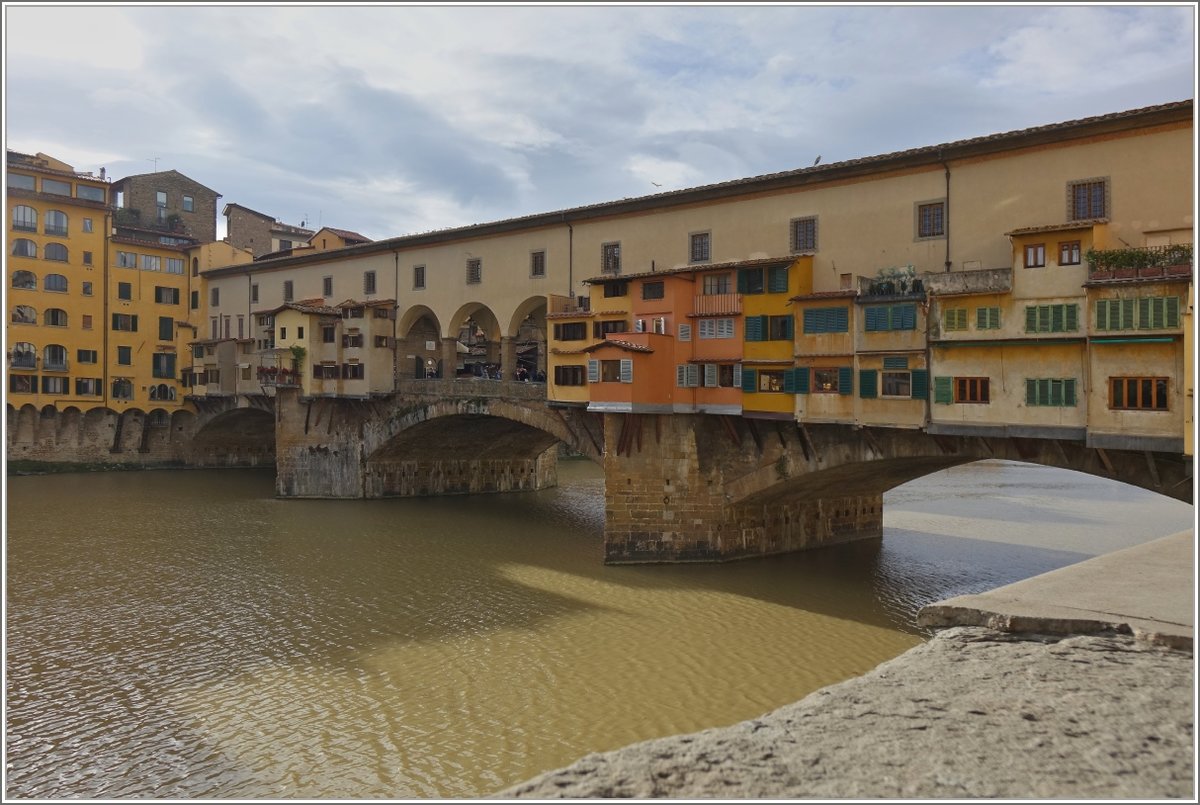 Die Ponte Vecchio, die lteste Brcke von Florenz.
(15.11.2017)