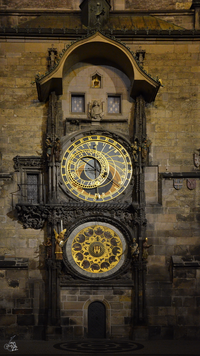 Die Prager Rathausuhr oder auch Aposteluhr ist eine weltweit bekannte astronomische Uhr aus dem Jahr 1410, welche sich an der Sdfassade des Altstdter Rathauses befindet. (September 2012)