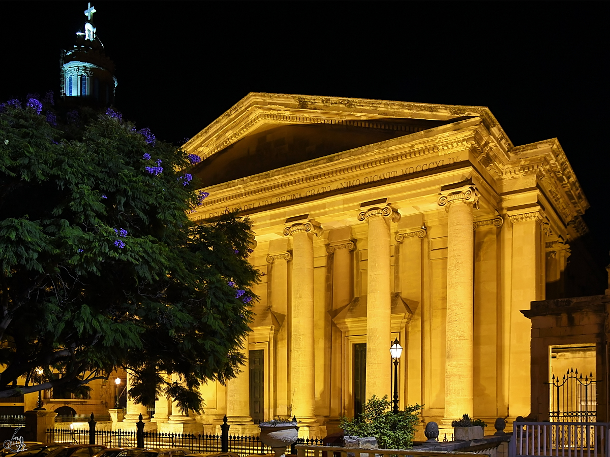 Die Prokathedrale St. Paul wurde in den Jahren 1839 bis 1844 im klassizistischen Stil erbaut. (Valletta, Oktober 2017)