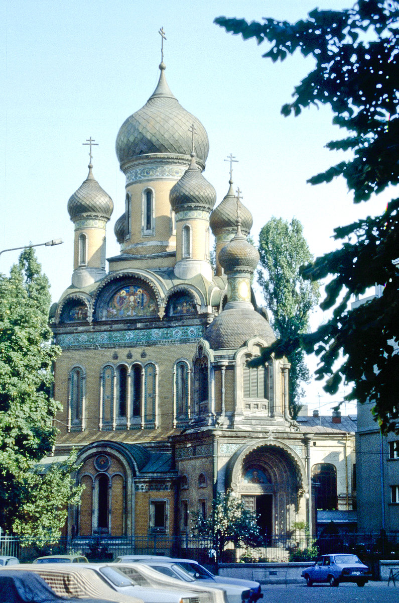 Die Russisch-Orthodoxe Nicolas-Kirche in Bukarest. Bild vom Dia. Aufnahme: Juli 1990.