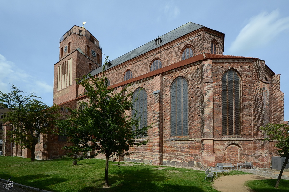 Die St.-Petri-Kirche in Wolgast wurde bis 1350 errichtet und infolge von Kriegs- und Unwetterfolgen mehrfach zerstrt und wiederaufgebaut. (August 2013)
