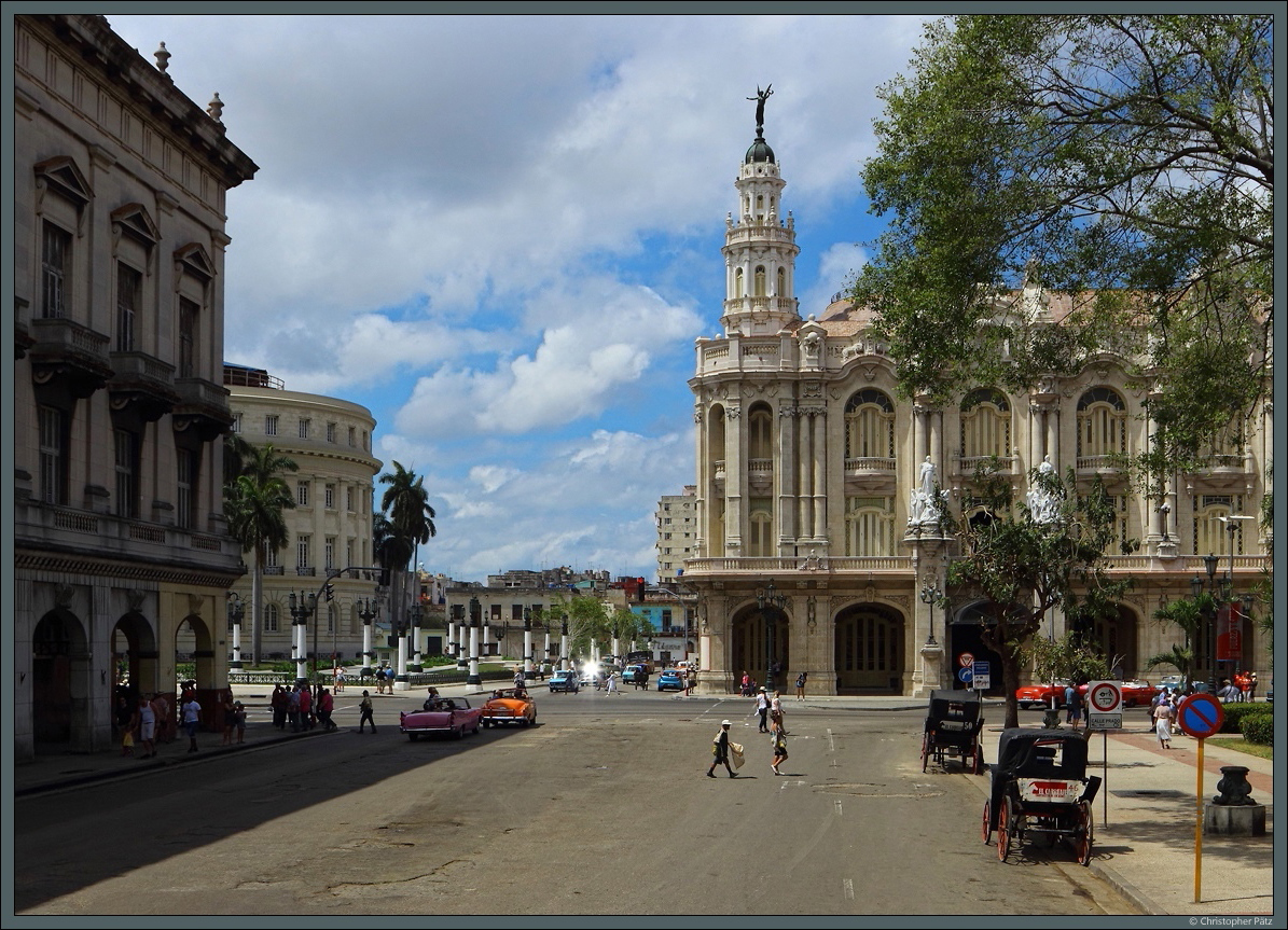 Direkt gegenber dem Kapitol befindet sich das Theater von Havanna „Alicia Alonso“, welches 1914 erbaut wurde und heute das nationale Opernensemble und Ballett beheimatet. (Havanna, 19.03.2017)