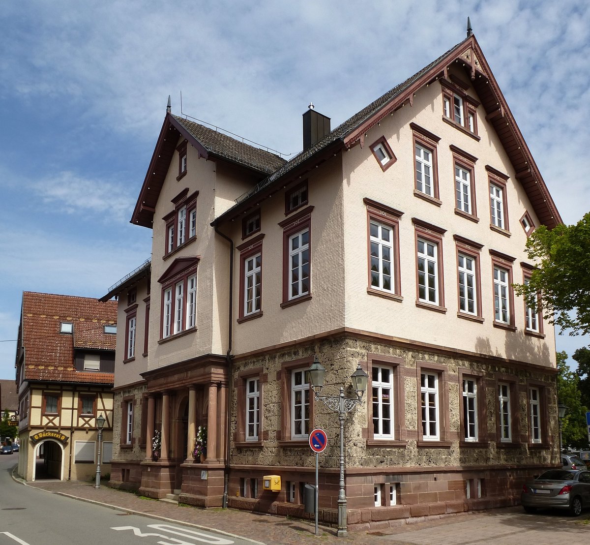 Dornstetten, das alte Schulhaus von 1893, beherbergt heute div. Vereinsrume und einen Kindergarten, Sept.2017
