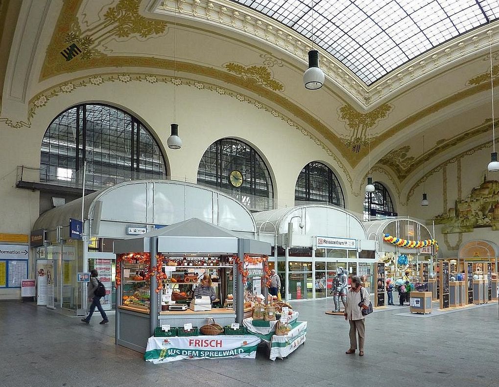 Dresden - Die Empfangshalle im Bahnhof Dresden-Neustadt.
Aufgenommen im Mai 2013.
