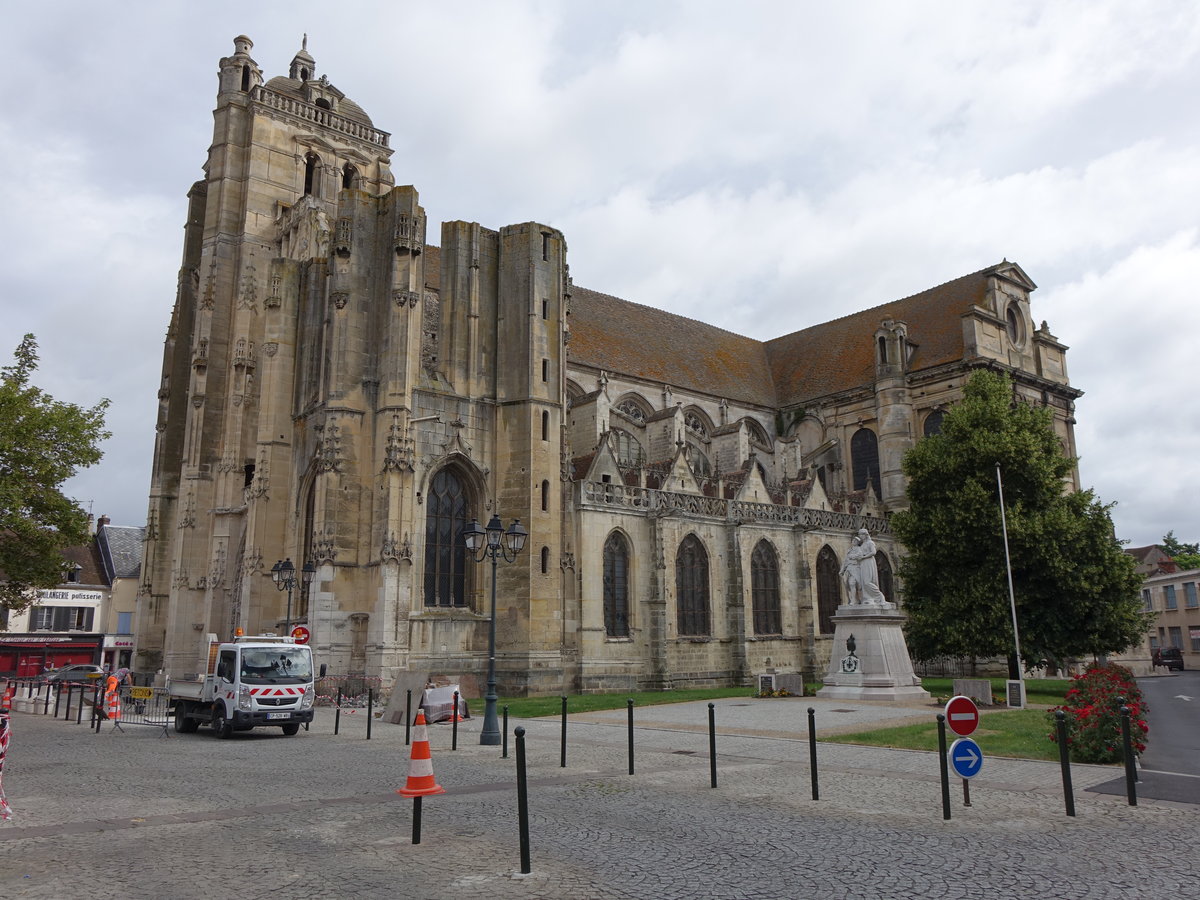 Dreux, gotische Kirche St. Pierre, erbaut im 13. Jahrhundert (11.07.2016)
