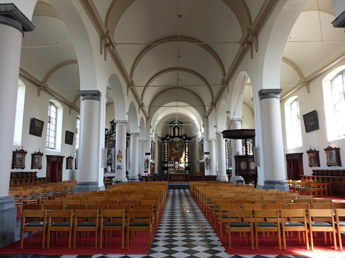 Dudzele, Innenraum der St. Pieter Kirche (13.05.2016)