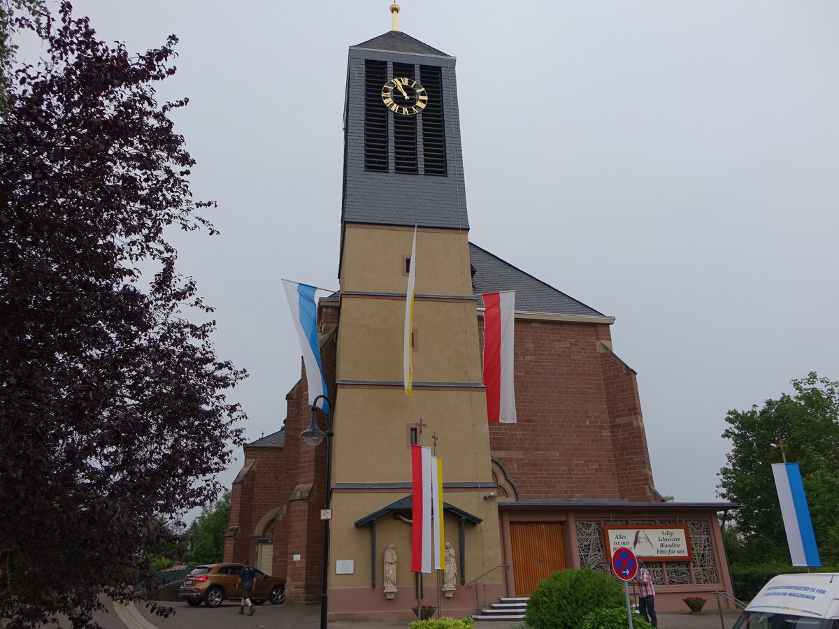 Dppenweiler, Pfarrkirche St. Leodegar, erbaut von 1897 bis 1900 (15.07.2023)