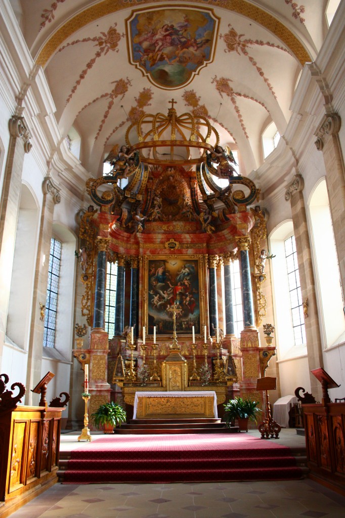 Ebersmnster, Hochaltar der Stiftskirche St. Mauritius, erbaut von Jean Leonard Meyer, Fresken von Josef Mages (04.10.2014)