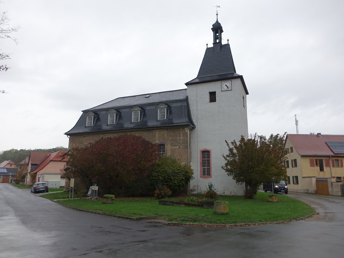 Eberstedt, evangelische Dorfkirche St. Margarete, Kirchturm von 1588, Kirchenschiff erbaut von 1743 bis 1745 (21.10.2022)