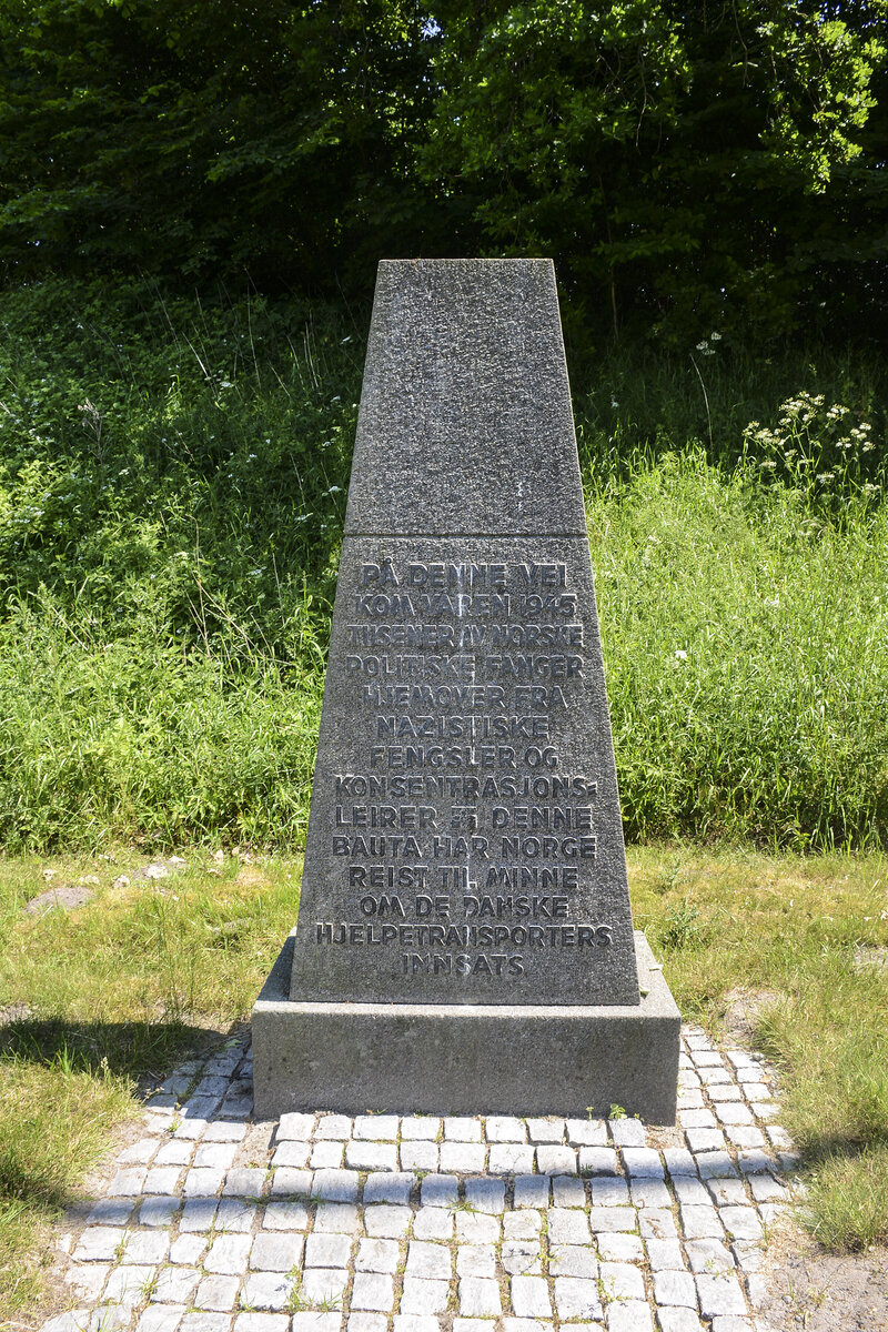 Ein norwegischer Gedenkstein zu Ehren des schwedischen Grafen Folke Bernadotte (1895 — 1948). Aufnahme: 11. Juni 2023.